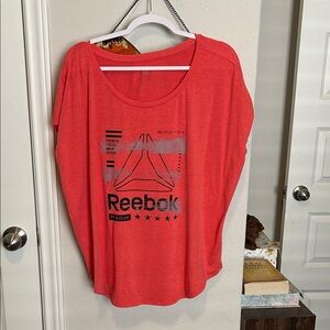 Reebok Women's Red Graphic Short Sleeve Tee